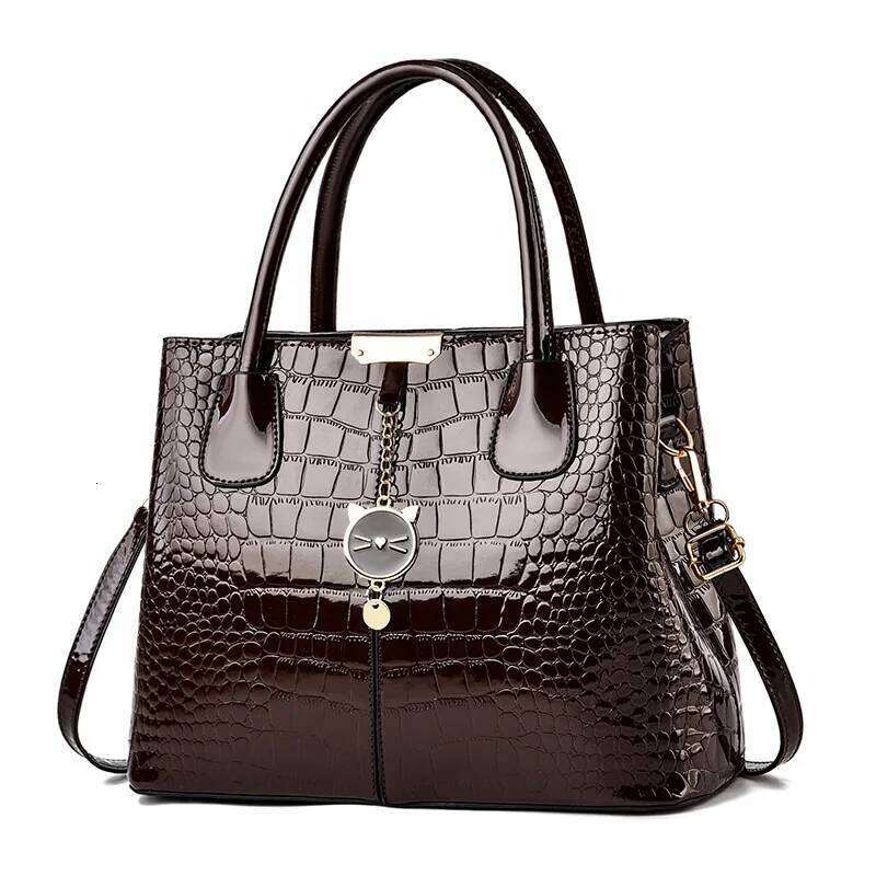 Brand Designer Women'S Handbag New Shiny Leather Shoulder Large Capacity Crossbody Classic Commuting Tote Bag