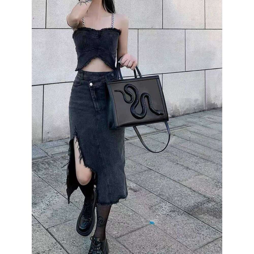 Hot Selling Original Niche Design New High Quality Snake Handbags For Women Fashion Trend Dark Wind Crossbody Bag Bolso Mujer Hot Sale Designer Bags