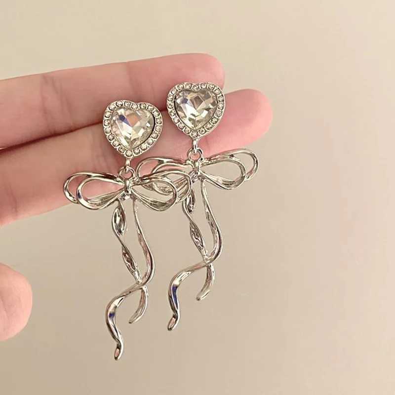 Kiss Jewelry Sweet Heart Rhinestone Butterfly Shape Dangle Earrings for Women Silver Color Korean Fashion Y2K Piercing Earring L250527