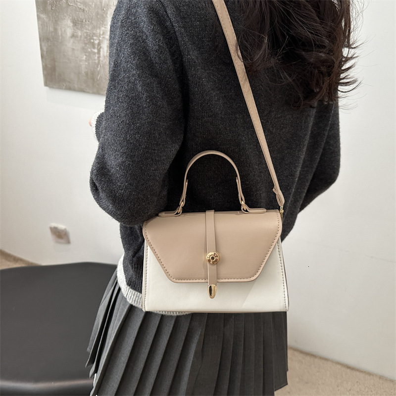 Women s new hot selling fashionable shoulder crossbody bag retro niche multifunctional fashion handbag fashion designer women s shoulder bag