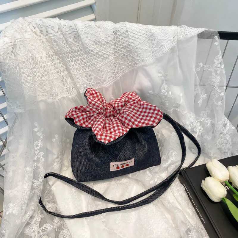 2025 New Summer Style Literary Plaid Cute Flower Drawstring Bag Womens Mobile Phone Bag Walking Bag Denim Crossbody Bag XJ2520528