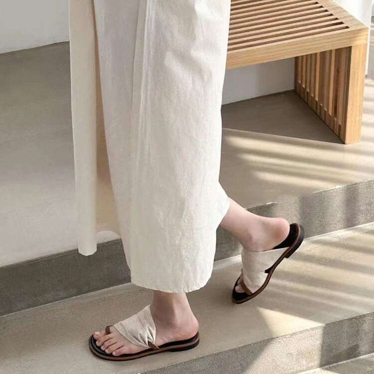 Korean Style Niche Design Leopard Print Toe Ring Flat Slippers for Women Outdoor Summer New Fashion Beach Vacation Sandals