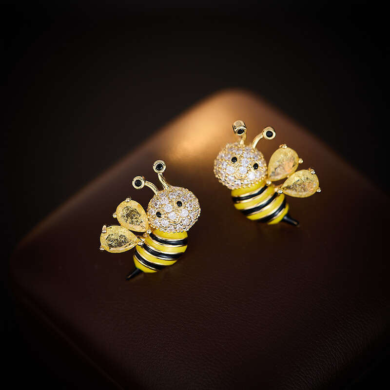 Fashion Creative Zircon Insect Bee Stud S Sier Needle Cute Exquisite Niche Design Sense Light Earrings