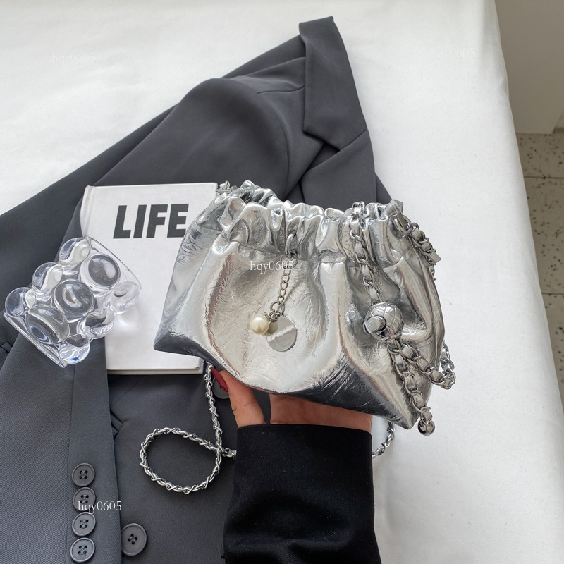 Top quality Brand High Quality New Style Free Delivery Designer Bag Summer High-End Niche Versatile Crossbody Chain for Women 2024 Silver Drawstring B
