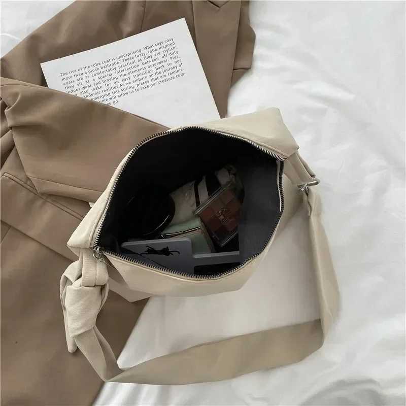 Casual Messenger Bag Black Crossbody Handbag for Women and Girls with Adjustable Chain Knotted Shoulder Strap Simple Solid Tote XJ2520528