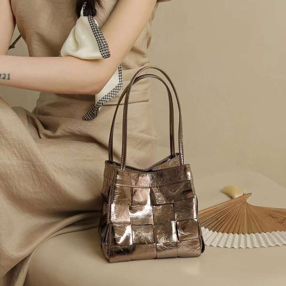Tote Bag Braided Handbag Cowhide Bucket Woven Box Single Shoulder Crossbody Fashionable Women S Bag Versatile Handbag Lightweight Niche Shoulder Bag