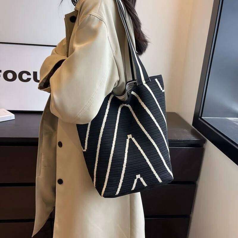 Famous Brand Bags Women Designer Handbags High Quality Shoulder Tote Purse For Stylish And Chic Outfits