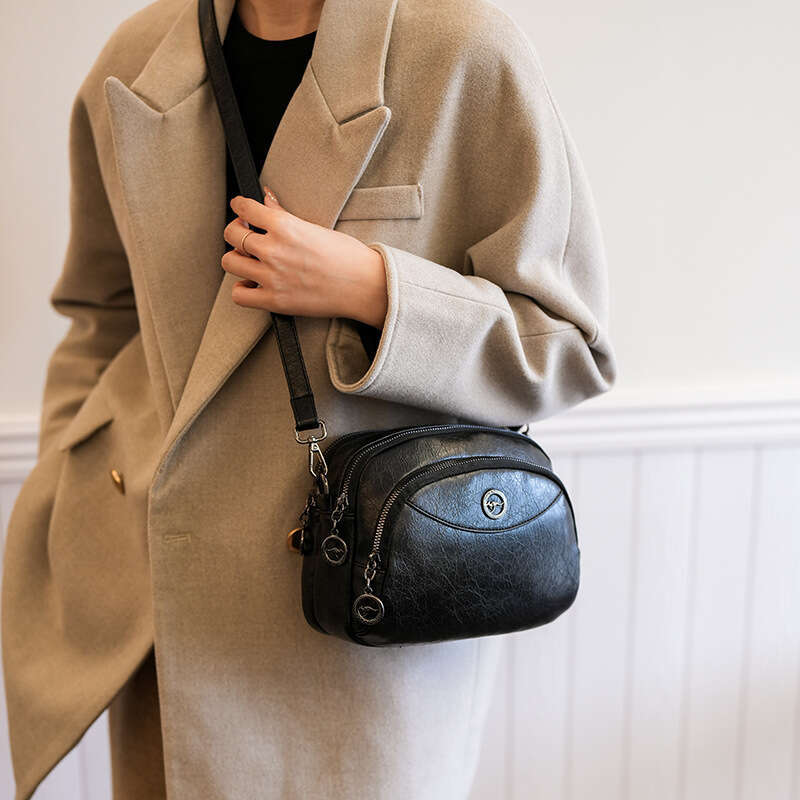 Women's Single Shoulder Saddle Winter New Fashion Middle-Aged Mom Crossbody Trendy Versatile Phone Bag B5