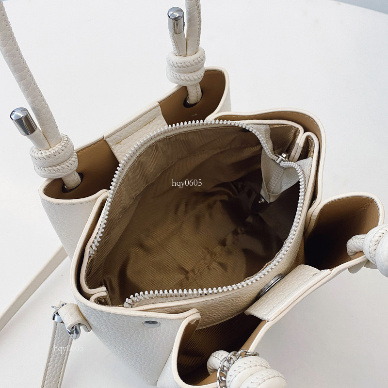 Top quality Brand High Quality New Style Free Delivery Designer Bag 2025 Women's Small Exquisite High-end Texture Heart Shoulder Simple Light Lux
