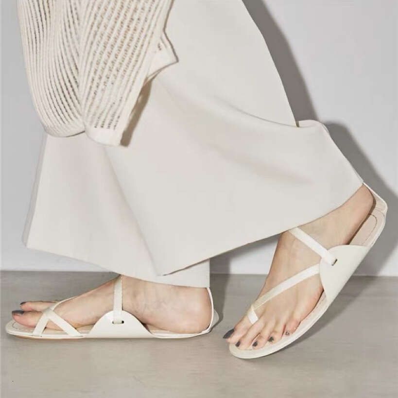 Genuine Leather Niche Design Cross Strap Toe Post Flat Roman Sandals for Women Summer Beach Casual Fashion Slippers