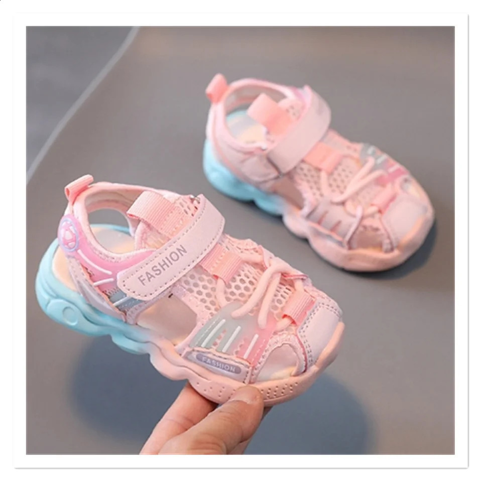 Childrens Sports Sandals Spring/Summer Hollow Net Bread Head Beach Shoes for Boys and Girls Soft Sole Casual Shoes Tre 250527