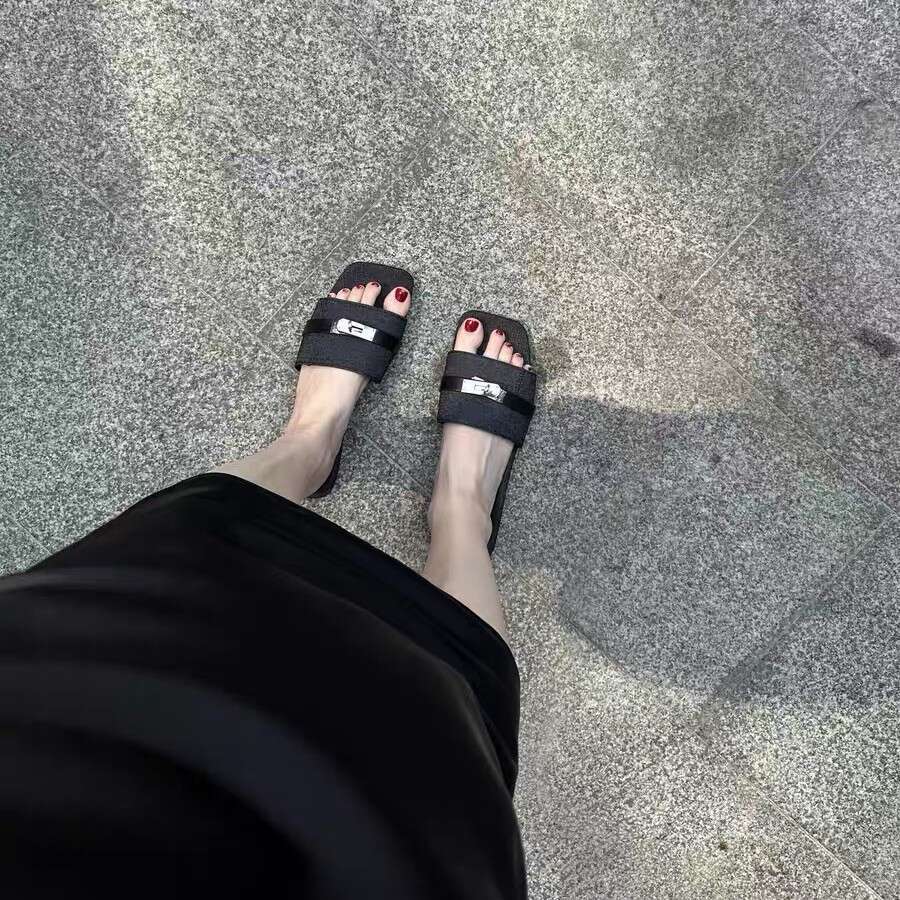 Cowhide Version ~ Korean Style Small Lock Square Toe One-Word Slippers for Women Outdoor 2025 Summer New Fashion Flat Sandals
