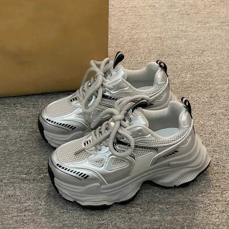 New Arrival Women Sneakers Platform Flat Shoes Trainers Ladies Thick Sole Sneakers Fashion Casual Shoes Thick Sole Tennis Vulcanized Shoes Z250529