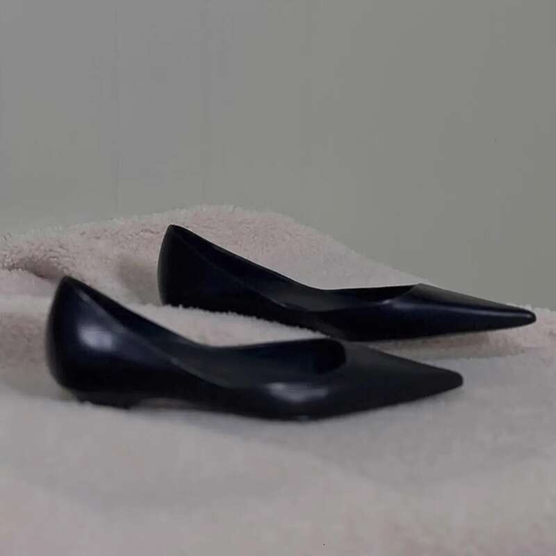 French Niche Design High-End Versatile Commuter Genuine Leather Pointed Toe Shallow Mouth Low Heel Flat Shoes for Women Spring Summer