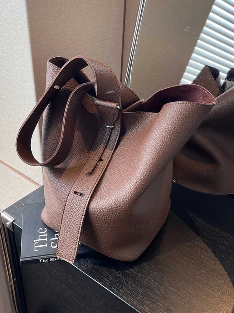 High Capacity PU Bucket Bag 2023 Womens Soft Leather Magnetic Buckle Adjustable Shoulder Strap Composite Bags Vintage HandbagXJ2520528