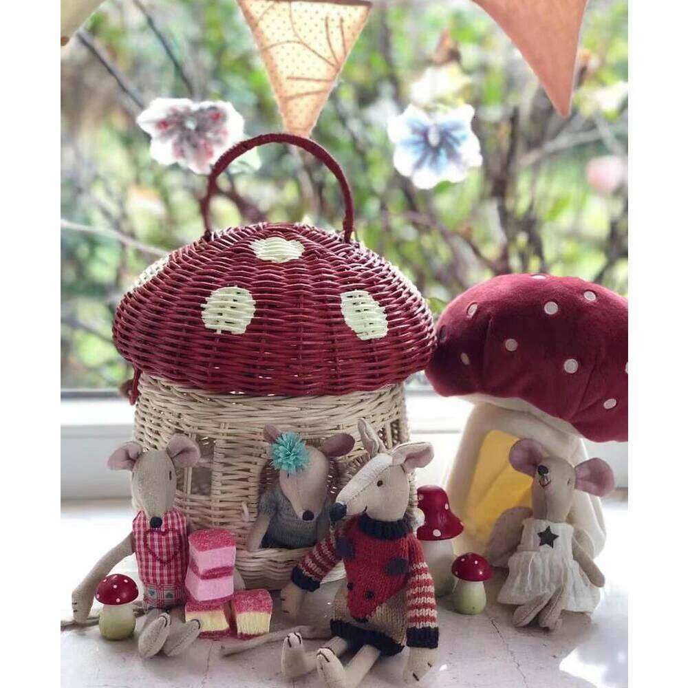 Women's Bags Designer Cute Mushroom Rattan Bohemian Wicker Straw Purses And Handbags Handmade Woven Beach Bags For Women Bucket Bag Tote Clutch