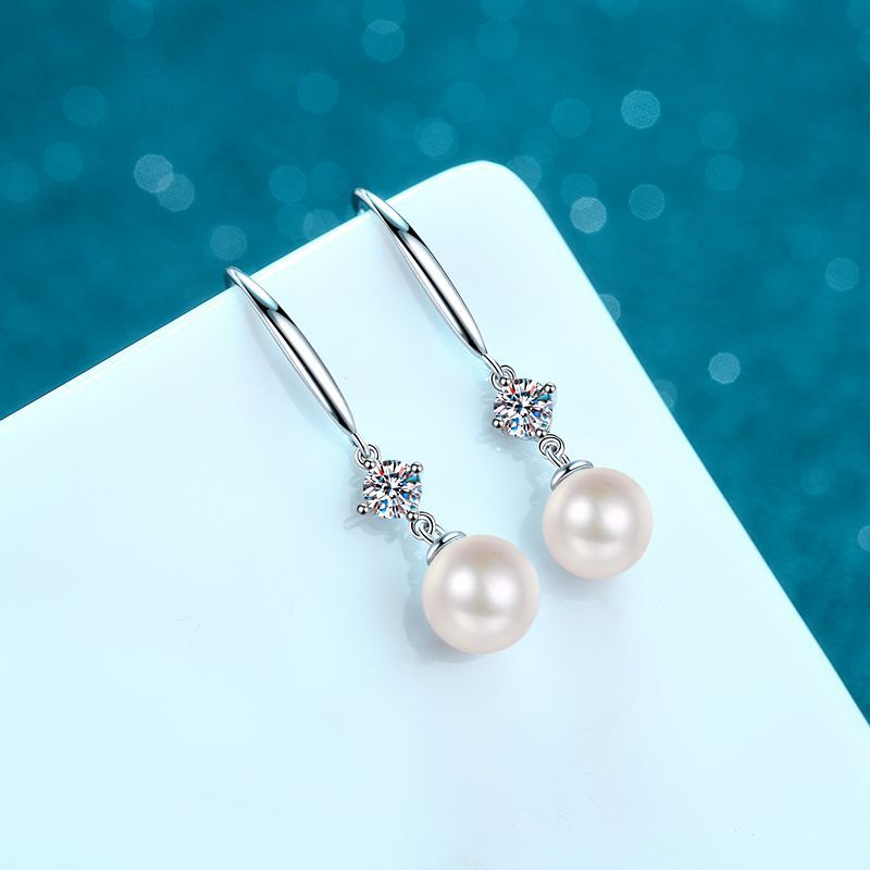 925 Sterling Silver Earrings for Women, 8mm Freshwater Pearl Hooks, Four-Prong 30-Point Moissanite Earrings, Fashionable Chic High-End Jewelry