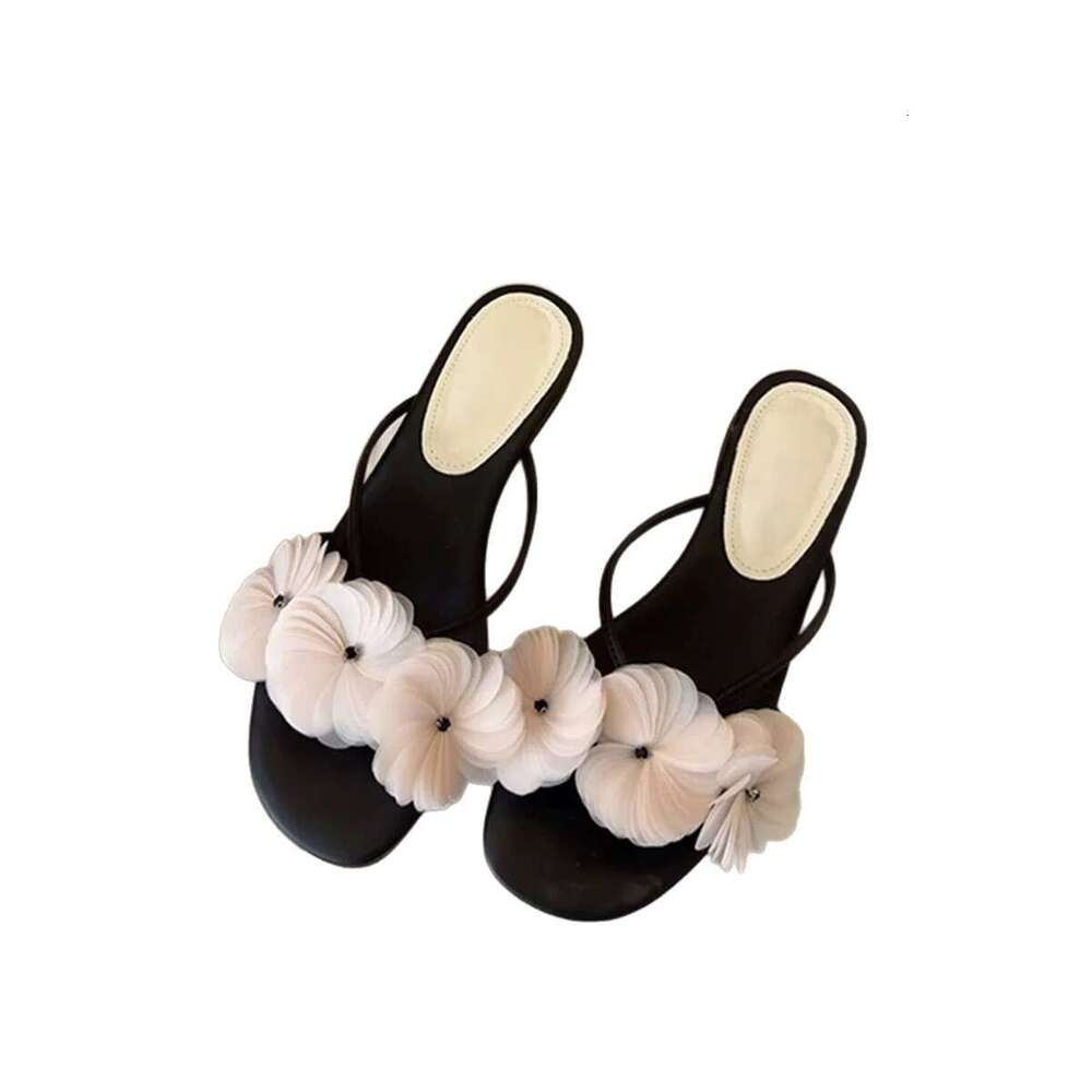 Sheepskin Version ~ French Fairy Style Floral Toe Post for Women Outdoor 2025 Summer Versatile Low Heel Sandals