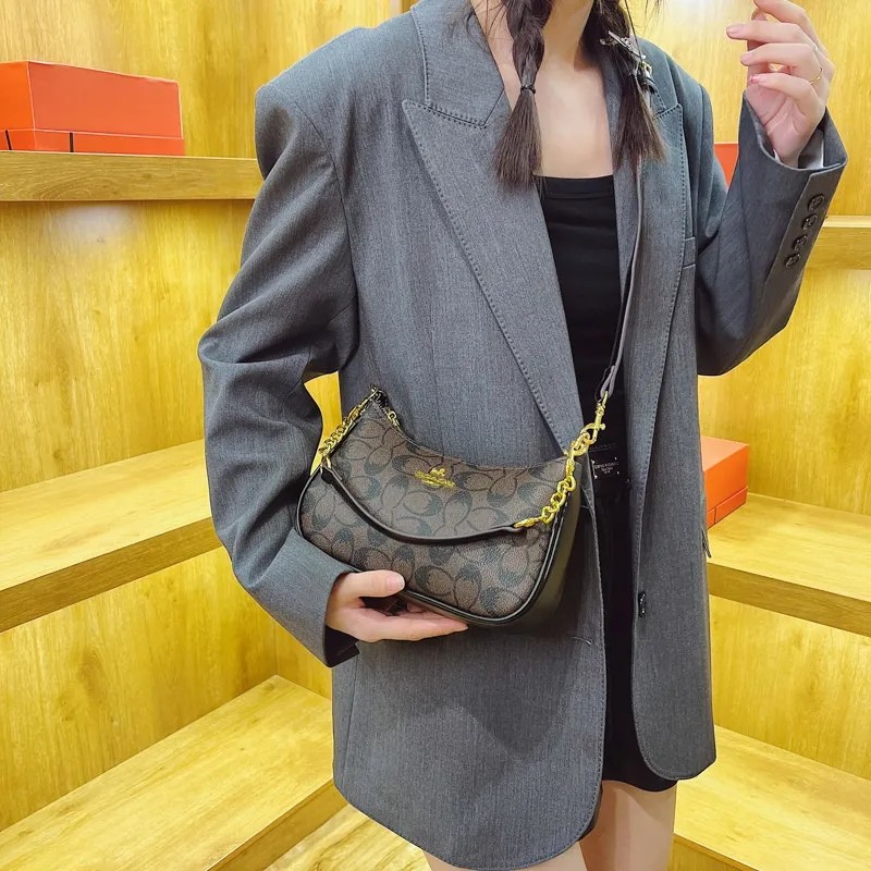 Luxury Designer Bag Casual Handbag Spacious Armpit High Quality Fashion Shoulder Bag Advanced Leather Zipper Closure with Adiustable Crossbody Strap 8
