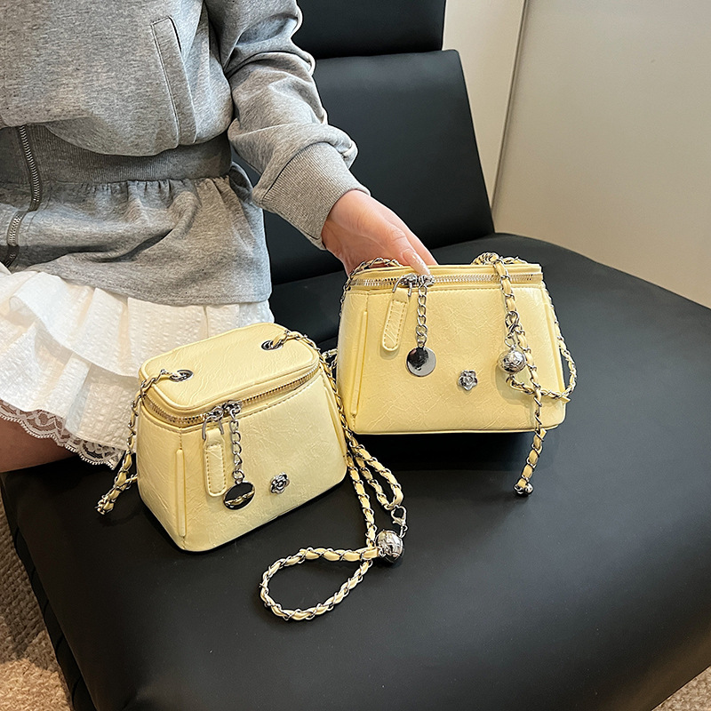 Women s Mini Bag Summer New Camellia Chain Shoulder Crossbody Bag Niche Women s Handbag Designer fashion Women fashion s Shoulder Bag