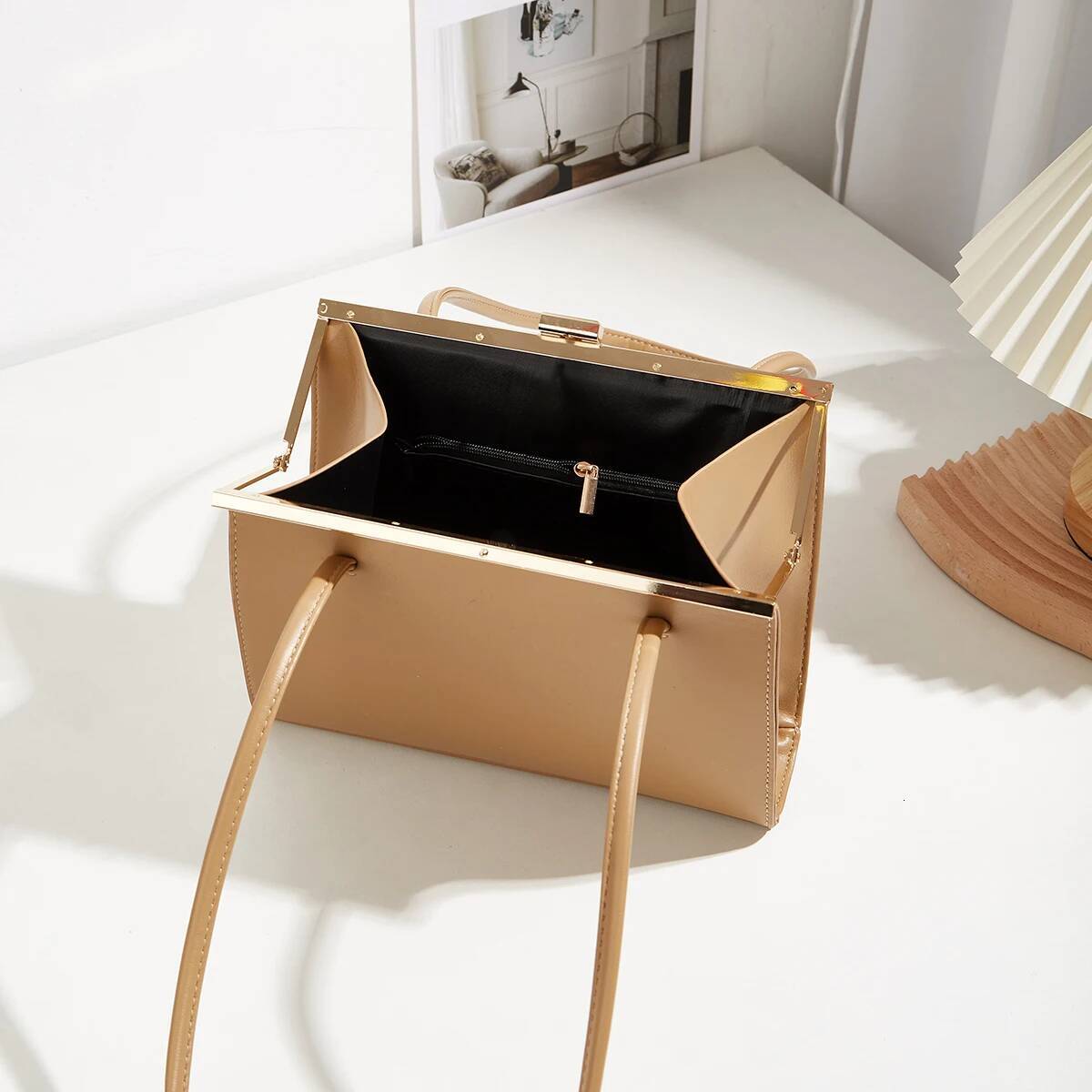 Fashion 2024 New Large Capacity Handbag Joker Temperament Commuter Underarm Simple One-Shoulder Clip Bag Casual Handbag