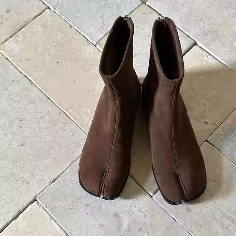 Korean Style Niche Pig Trotter Shoes Split Toe Short for Women 2024 New Autumn Winter Versatile Flat Chelsea Martin Boots