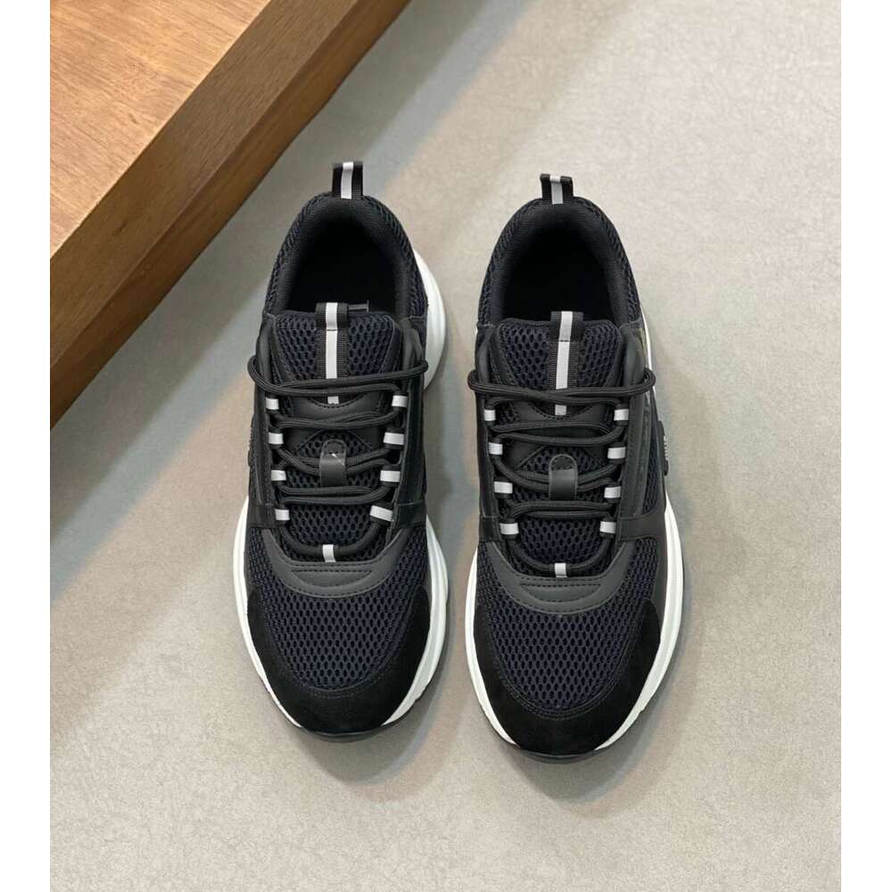 Designer Shoes Brand Fashion Quality Casual Sports Shoes Lace Up Round Toe Running Vintage Leather Trainer Thick Sole With Fashion Color Sneakers Size 36-46