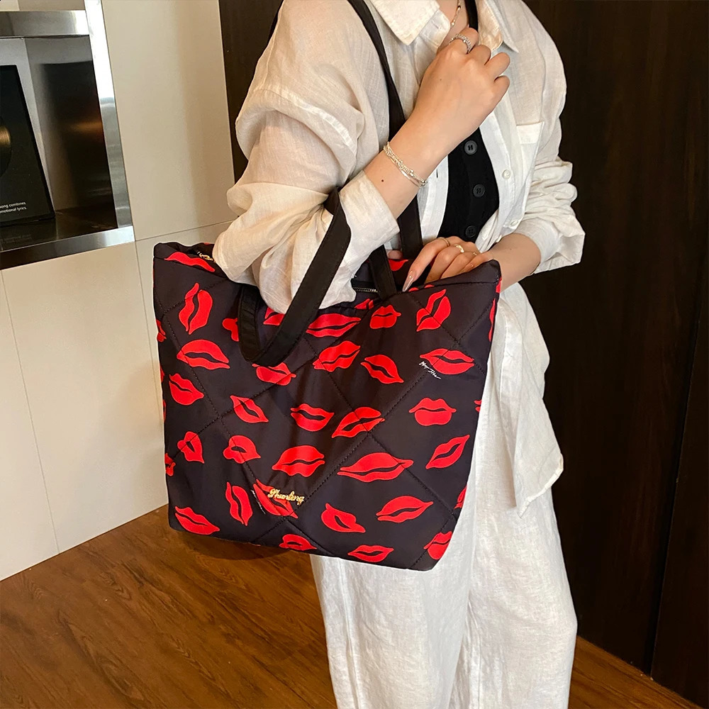 Premium and Niche Single Shoulder Handbag for Women Small Fresh Sweet Underarm Bag Large Capacity Tote 250528