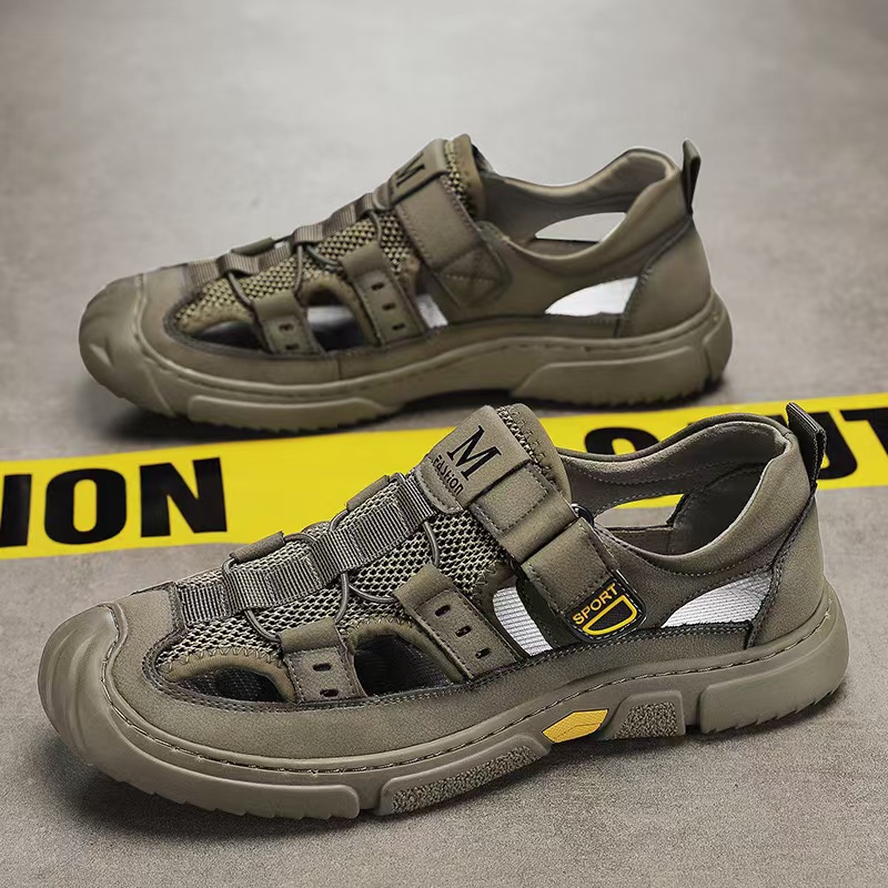 Sandals for men in summer 2025 versatile casual non slip hole shoes sports beach outdoor water wading toe cap cool mop