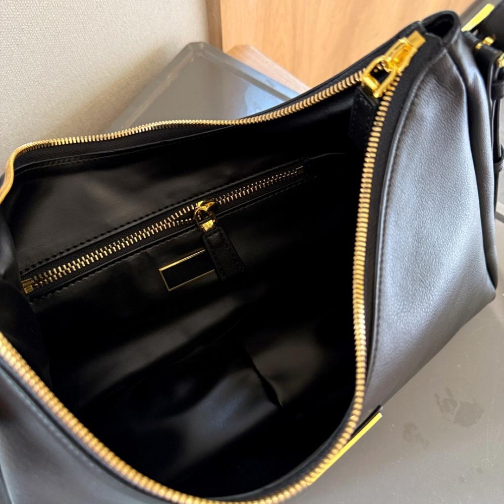 Fashionable Tote 2025 Retro Advanced Simple New Single Shoulder Large Capacity Underarm Versatile Commuter Crossbody Bag