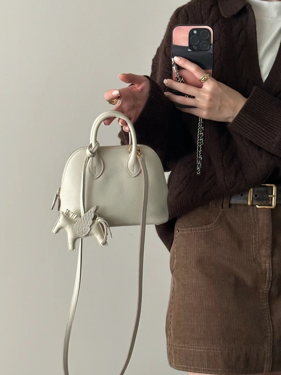 2025 Crossbody Designer Fall and Winter New Shell Bag Handbags Large Capacity Shopping Tote Real Leather Top Handle Bag