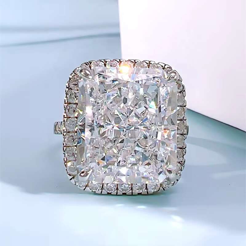 Luxurious Moissanite ring for ladies 925 silver Luxury Wedding Rings for Women