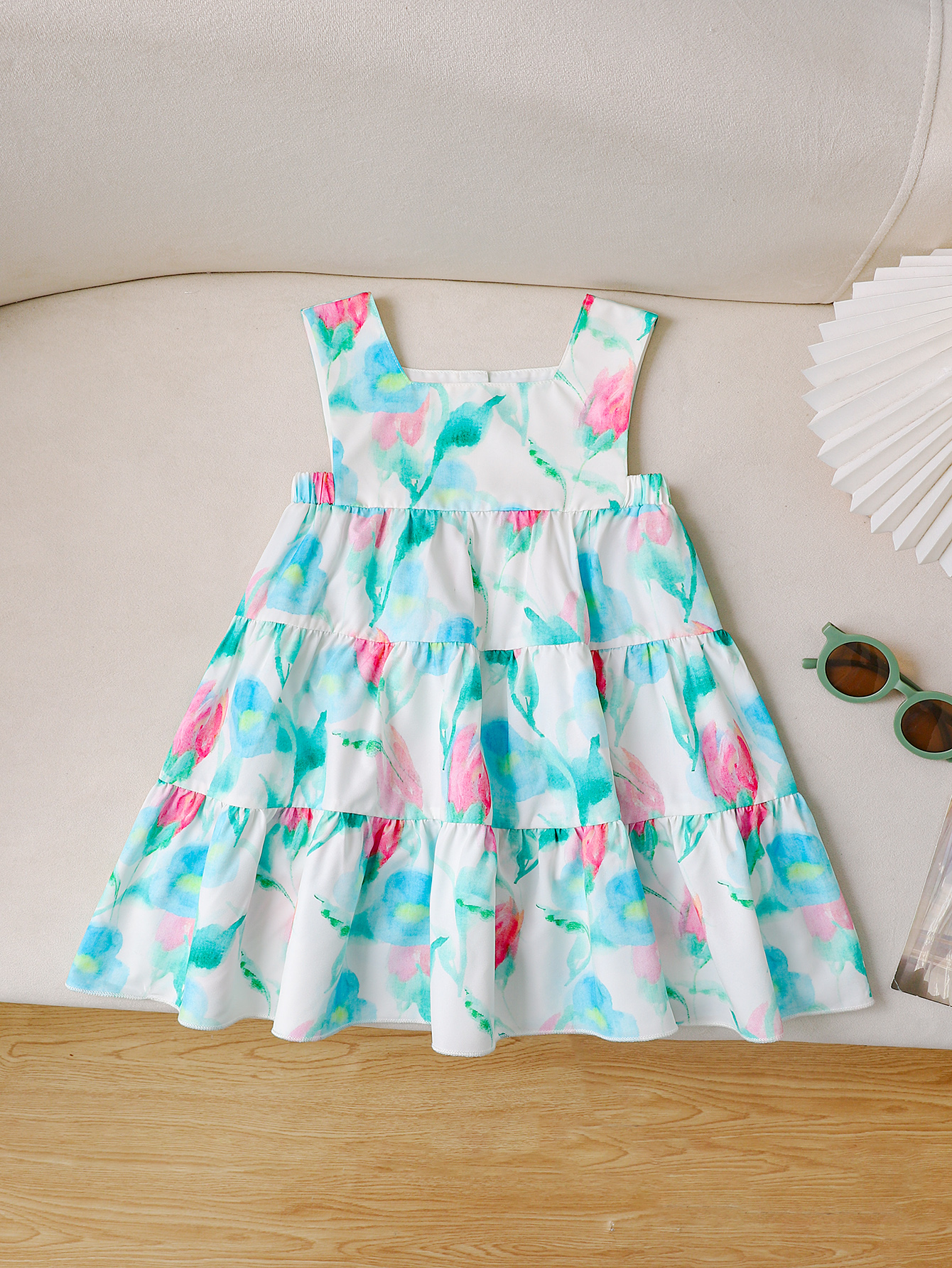 A new stylish summer outfit for girls: a sleeveless top for babies and thin summer clothing for children.