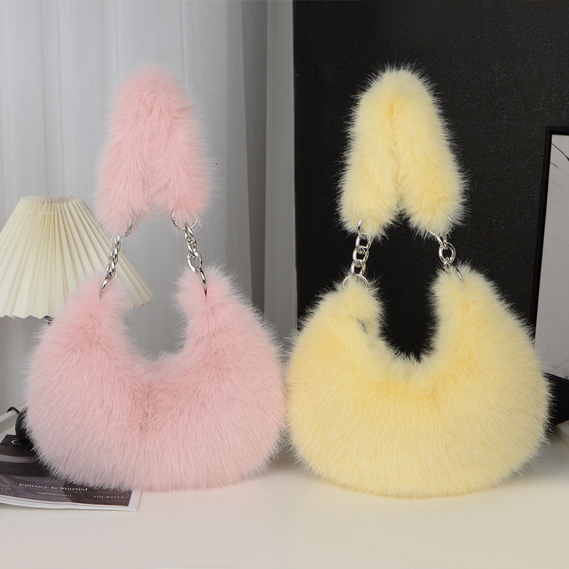 Autumn and winter women s fur plush trend chain Korean style niche multifunctional zipper large capacity crossbody trend bag designer women s shoulder