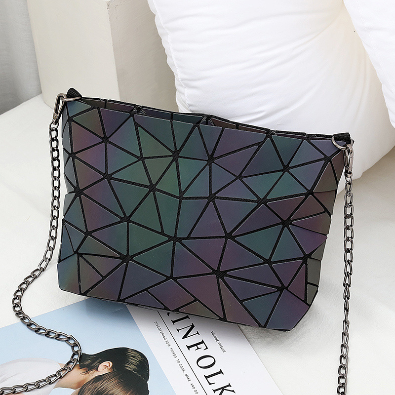 Free Shipping Designer Bag, New Geometric Diamond Grid Envelope Bag Women's Single Shoulder Crossbody Chain Bag Fashionable Night Light Color Changing Handbag