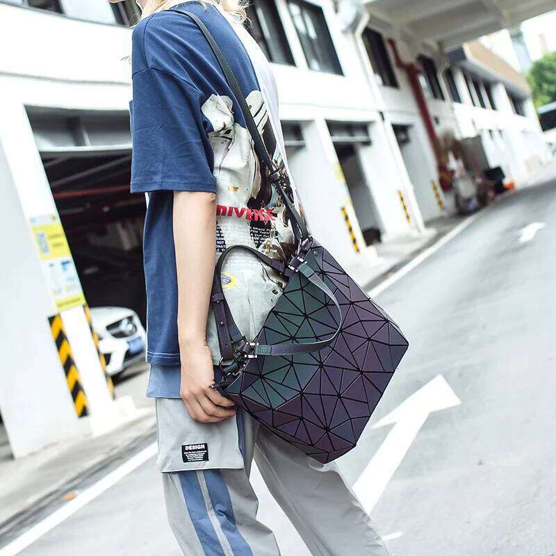 Hot Selling Luminous Reflective Bag Geometric Tote Shoulder Bags For Women Plain Folding Handbags Sac A Main Female Bolsas Designer Bags