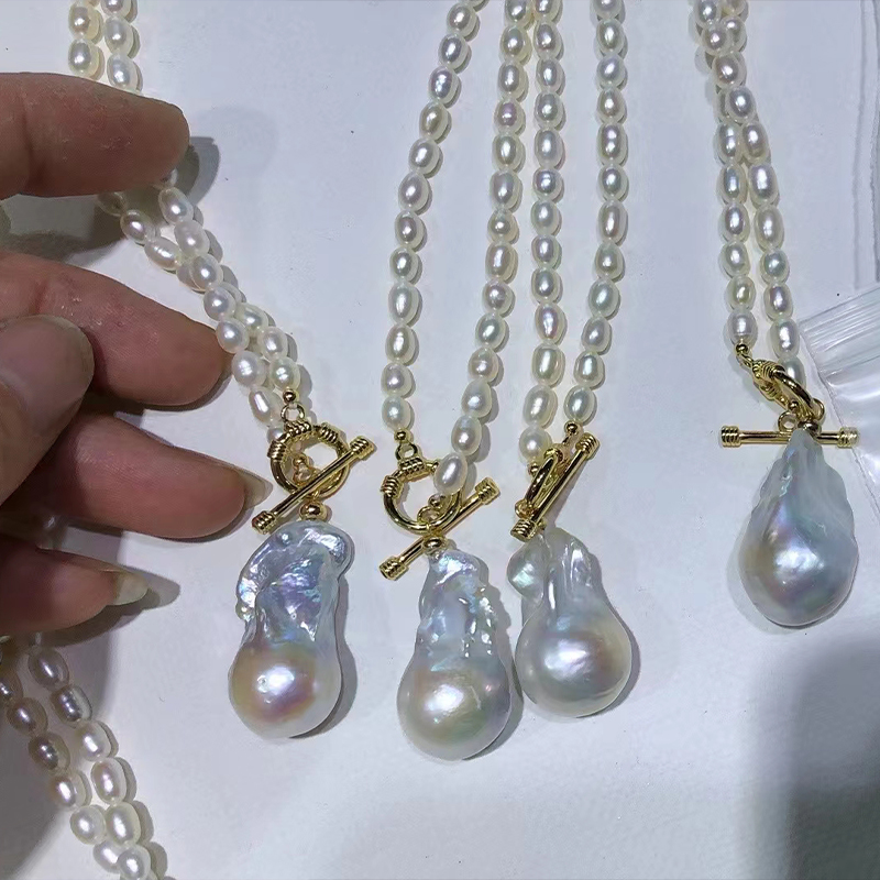 Delicate Pearls: A Simple yet Charming Necklace & Matching Earring Pairing Comfortable Wearing Experience