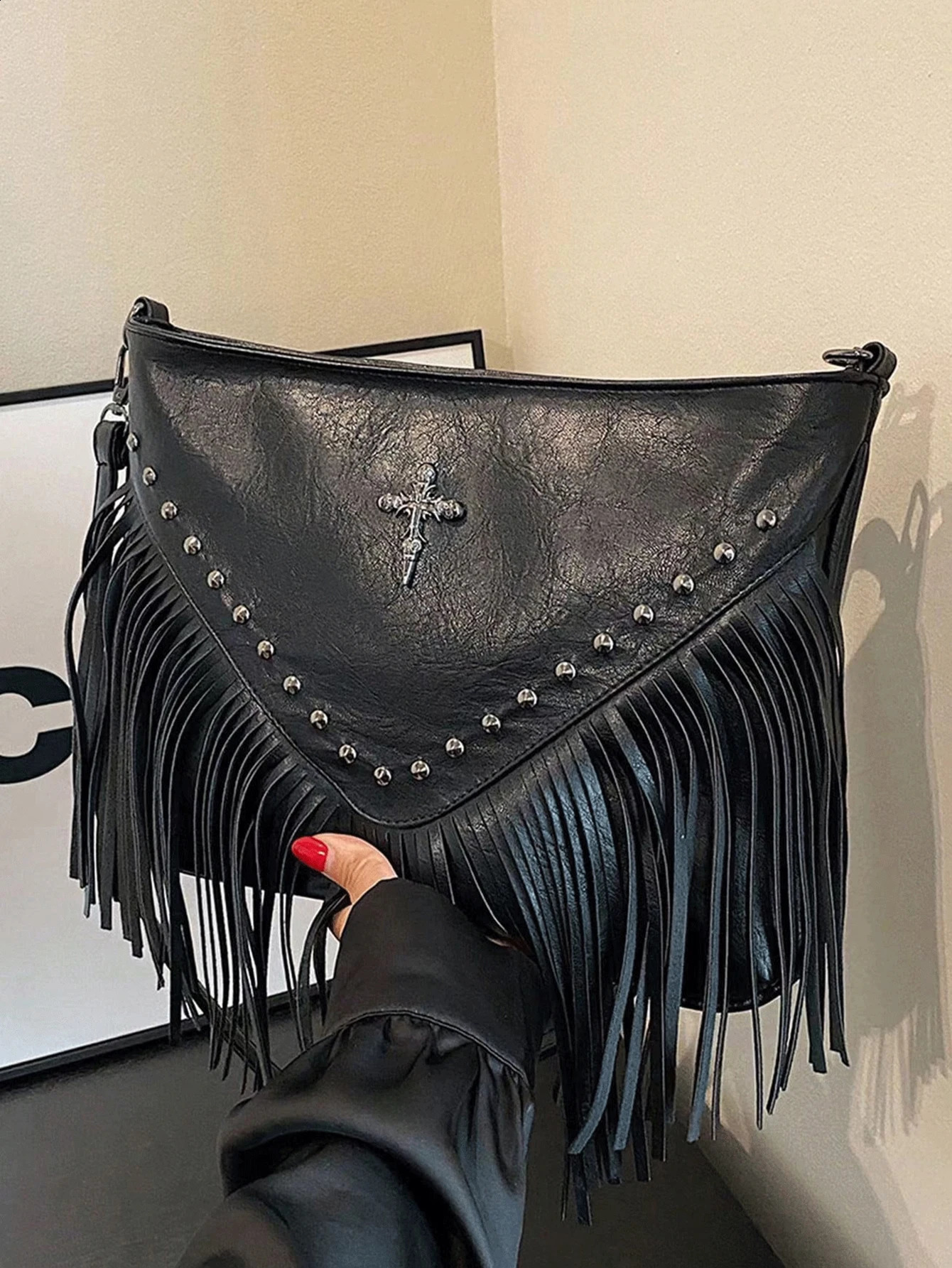 Fashionable retro leather crossbody bag Bohemian style tassel studded cross decoration travel and daily casual bag 250528