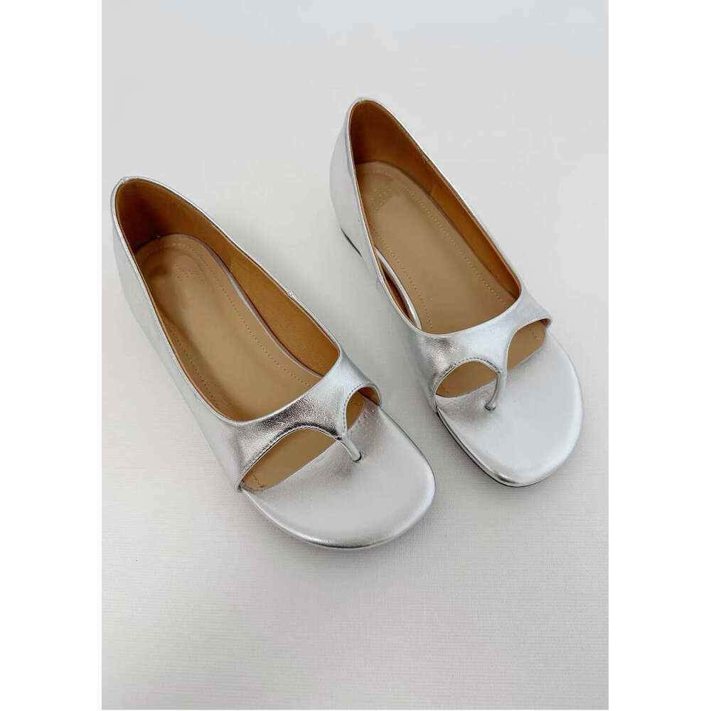Cowhide Version ~ Niche Personality Round Toe Post Sandals for Women 2025 New Summer Hidden Wedge Flat Single Shoes