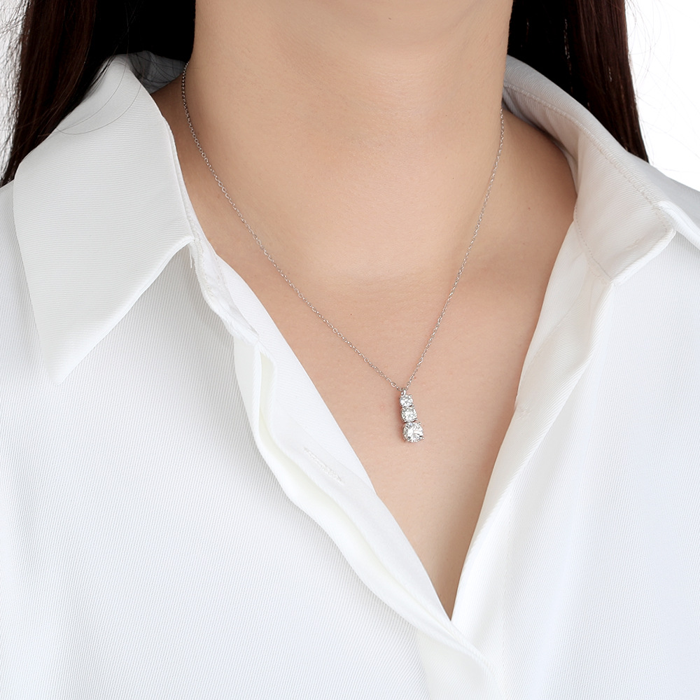 S925 sterling silver plated with PT950 gold 1.8CT moissanite pendant necklace, women's niche design, three-life stone pagoda pendant gift for sis