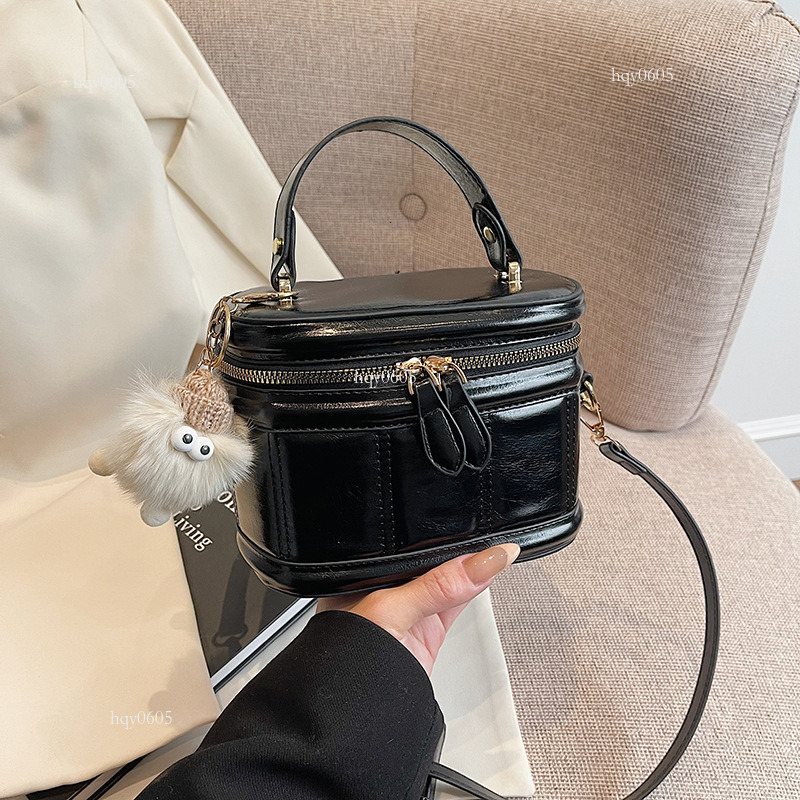Top quality Brand High Quality New Style Free Delivery Designer Bag Crossbody Versatile Super Popular Small for Women 2025 Light Luxury Niche High-end