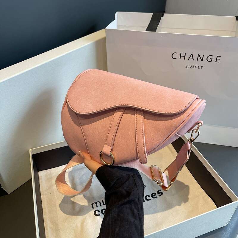 Trendy Small Bags for Women 2023 New Summer Fashionable Versatile Crossbody Shoulder Underarm Saddle Bag