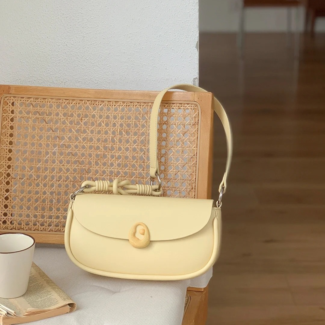 fashion Women s underarm fashionable crossbody bag fashion niche simple fashionable handbag designer fashionable women s shoulder bag