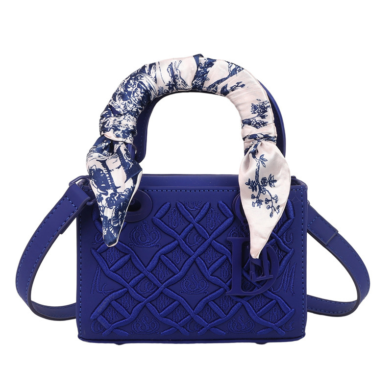 designer bag New with printed diamond grid women's fashionable single shoulder diagonal cross bag, simple and versatile commuting bag