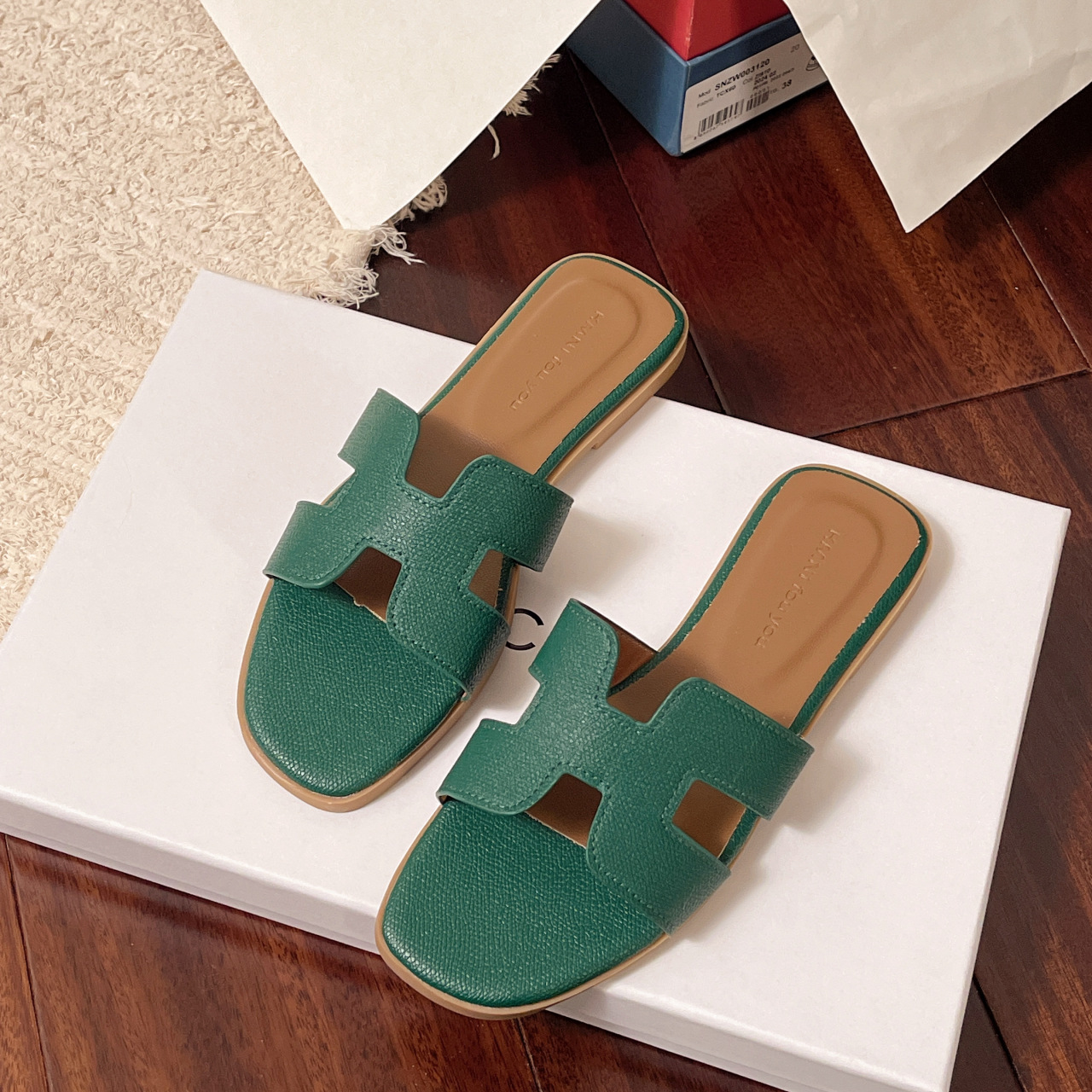 Free shipping 2025 designer slippers flat slides for womens sandals girl green grey beige brown yellow black sliver fashion embroidery slipper outdoor