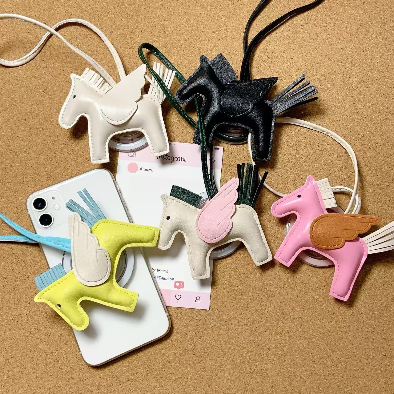 Designer Keychains Horse Keychain Lanyards Charm Paddock Popula Real Leather designer bag charm Pendant Wing Flying Ornament key chain