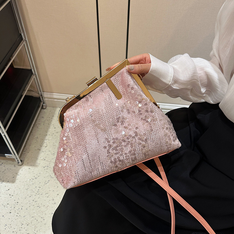 Free Shipping Designer Bag New 2025 European And American Fashion Sequin Retro Shoulder Bag Ins Internet Celebrity Tassel Crossbody Evening Bag Luxury