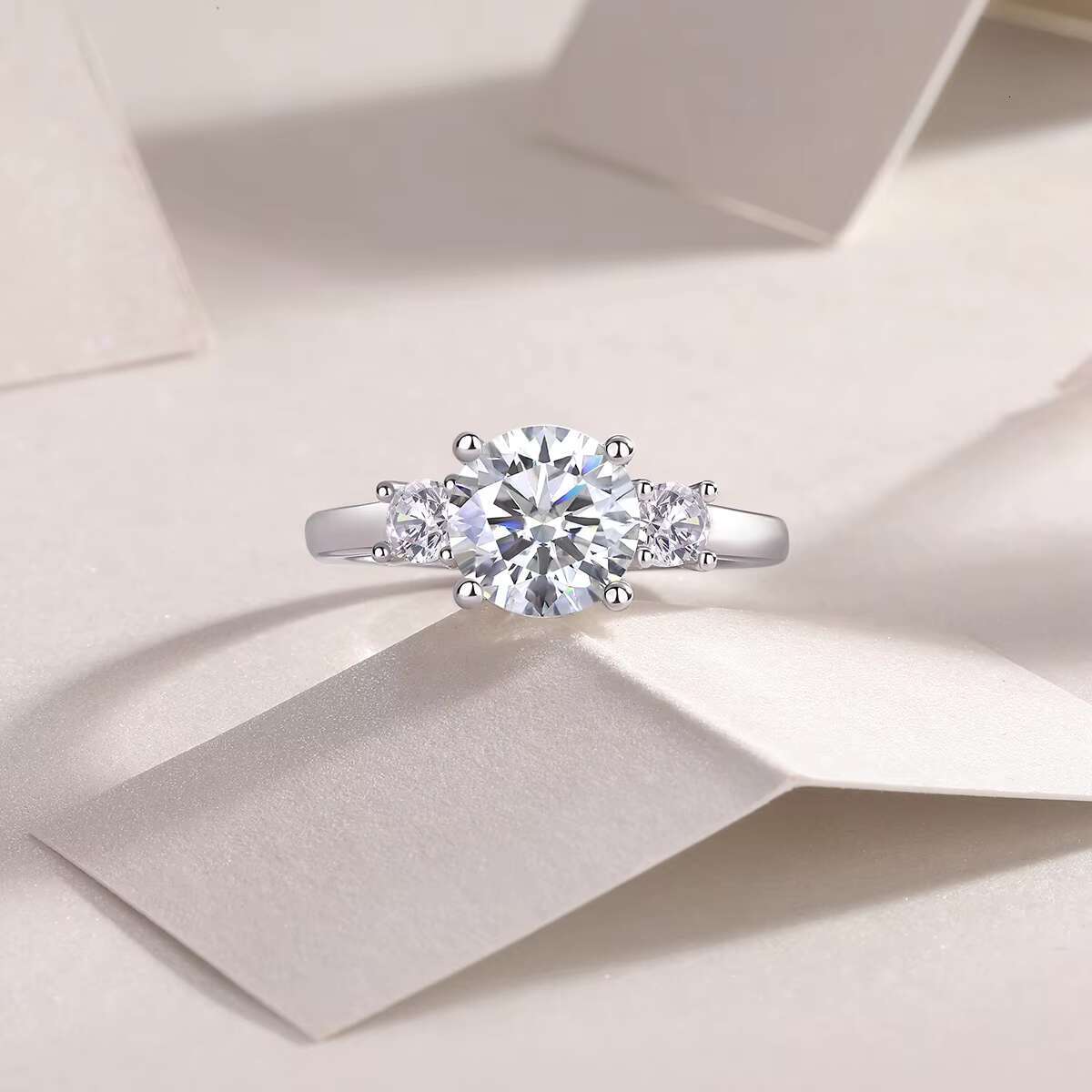 925 Moissanite 2CT Three Stone Ring Jewelry Wholesale