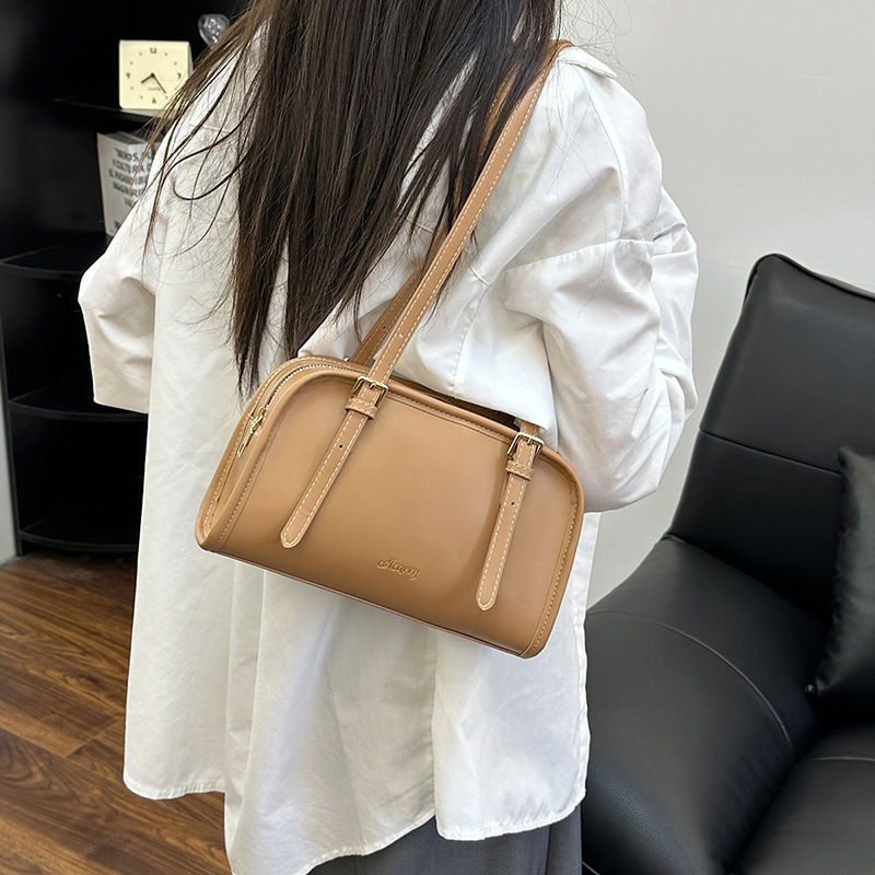 New fashion fashionable multifunctional fashion shoulder bag women s armpit bag niche design handbag designer commuting crossbody bag