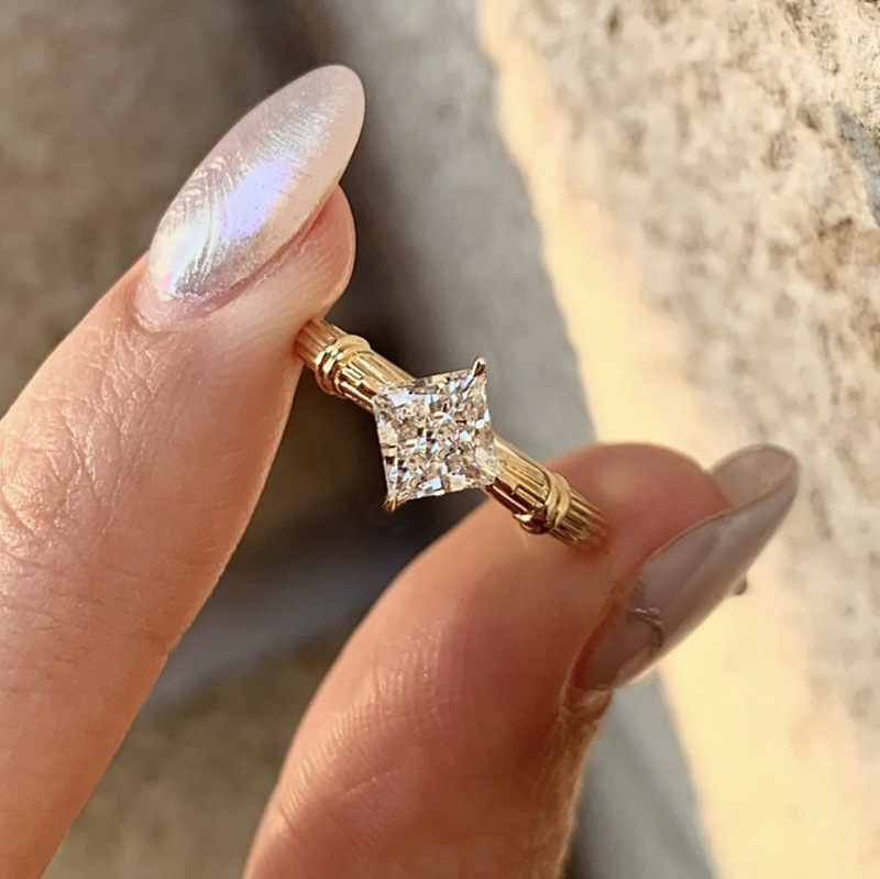 Ins Top Sell Wedding Rings Designer Solitaire Princess White Moissanite Diamond Luxury Jewelry Genuine 100% 925 Sterling Silver 18K Gold Lady Bridal R